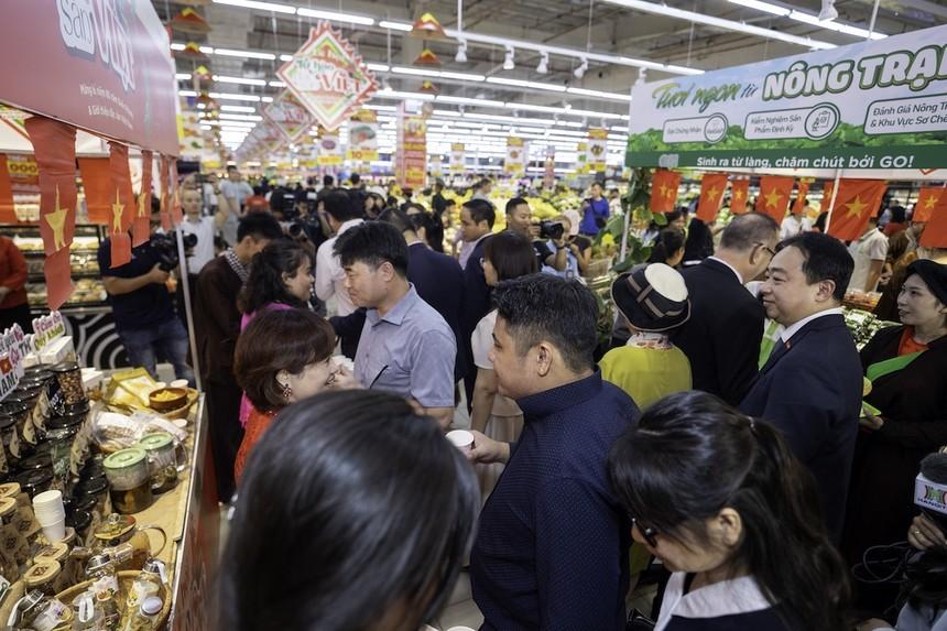 Chương trình khuyến mại tập trung quốc gia 2025 giúp kích cầu tiêu dùng nội địa, hỗ trợ cho tăng trưởng kinh tế.